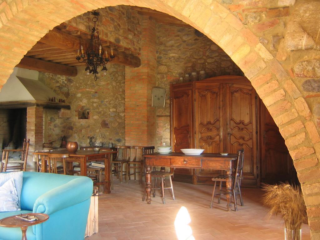 Agriturismo Il Casalino Pari Luaran gambar