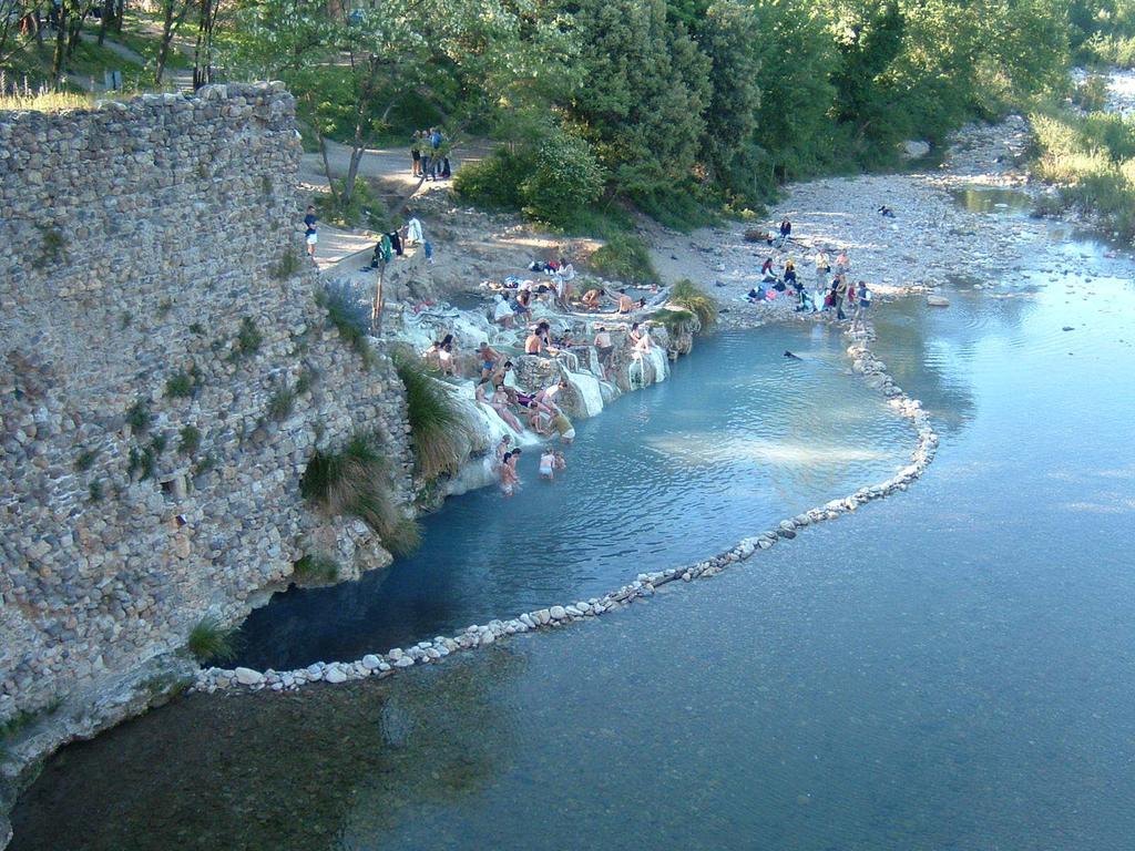 Agriturismo Il Casalino Pari Luaran gambar