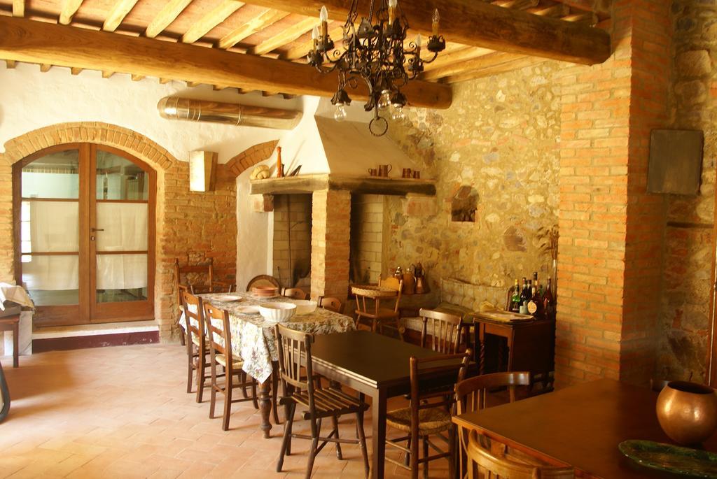 Agriturismo Il Casalino Pari Luaran gambar