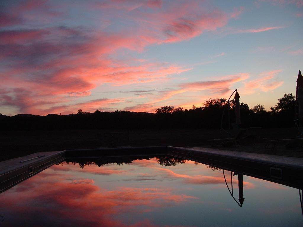 Agriturismo Il Casalino Pari Luaran gambar