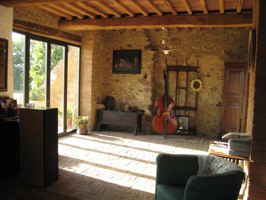 Agriturismo Il Casalino Pari Luaran gambar