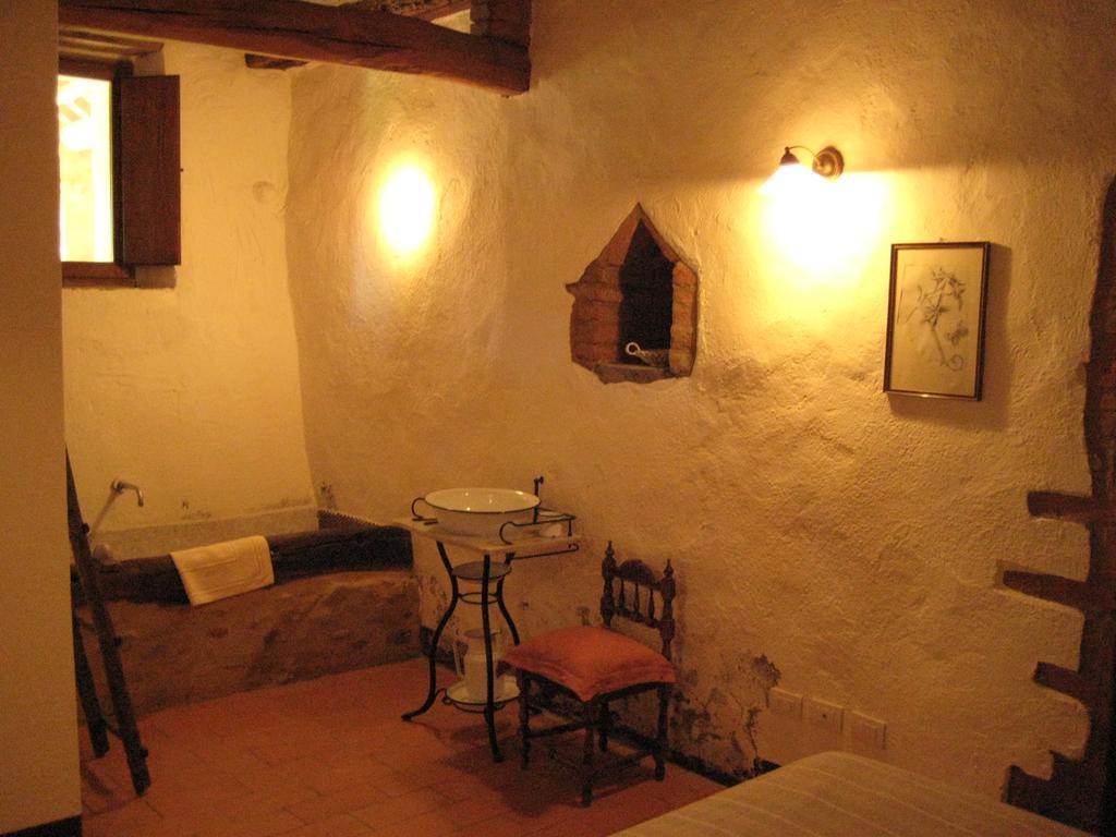 Agriturismo Il Casalino Pari Luaran gambar