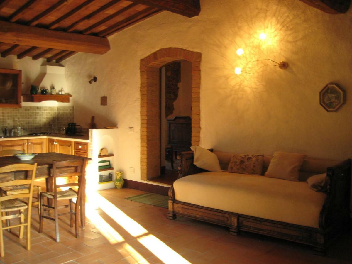 Agriturismo Il Casalino Pari Luaran gambar